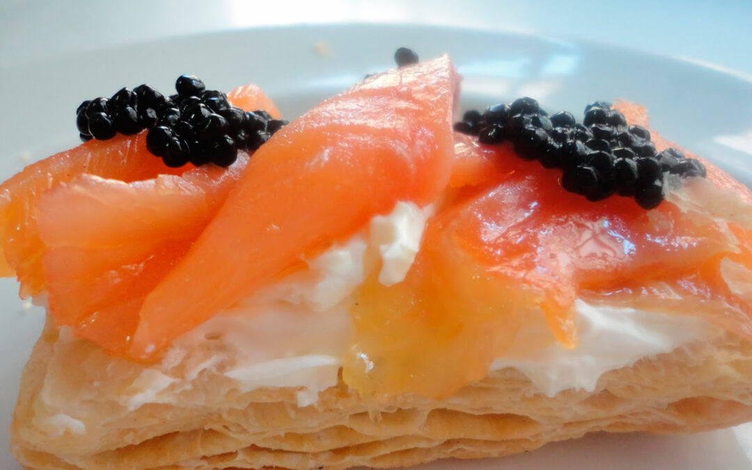 Receta de canapé de salmón ahumado con crema de queso