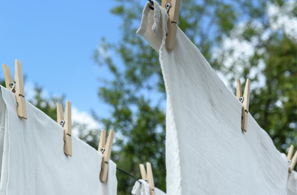 ¿Cómo quitar manchas difíciles en la ropa?
