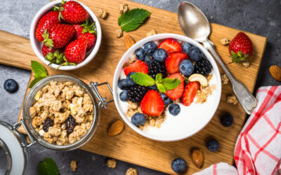 Los «berries» conquistan Dialprix con su color y sabor