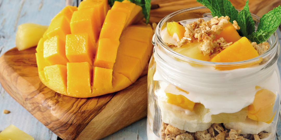 Vasitos de fruta y yogurt