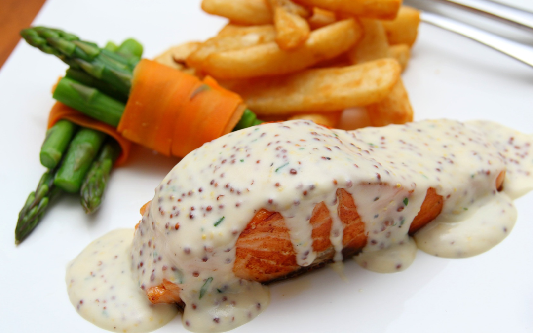 Receta de salmón al horno con salsa de yogur